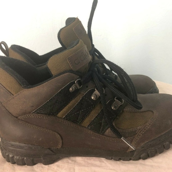 mens hiking boots size 10